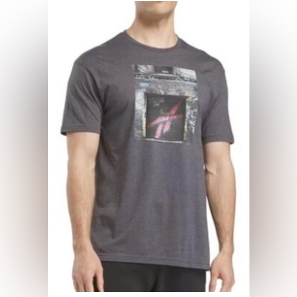 Reebok Grey T-Shirt with a Street Art Type design on the front. 2XL NWT Men’s